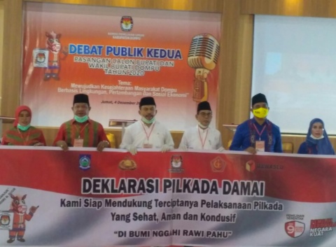  Debat Publik Paslon Bupati Dompu Diakhiri Deklarasi Pilkada Damai