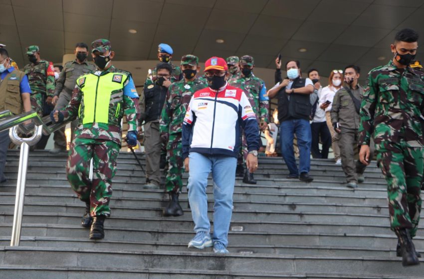  Gubernur NTB Berpesan Prokes Saat Kunjungi Posko Pengamanan Lebaran