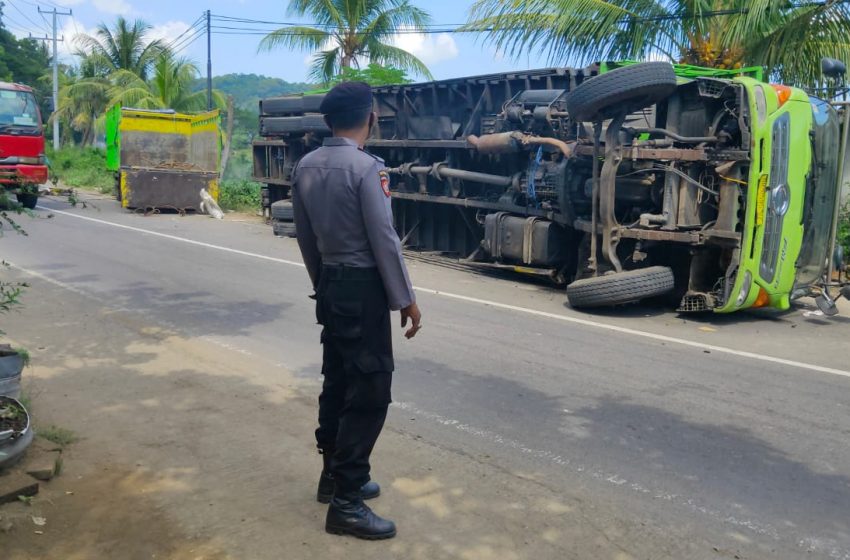  Dua Truk Alami Kecelakaan Tunggal di Satu Wilayah